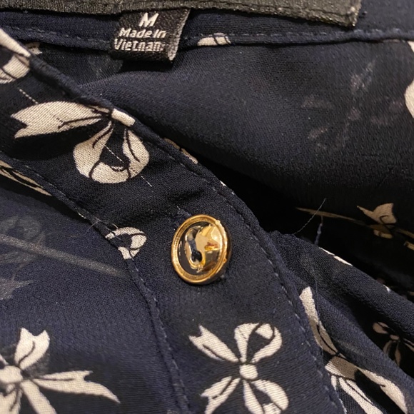 Navy and with white bows printed on shear fabric. Size M juniors - Picture 11 of 11